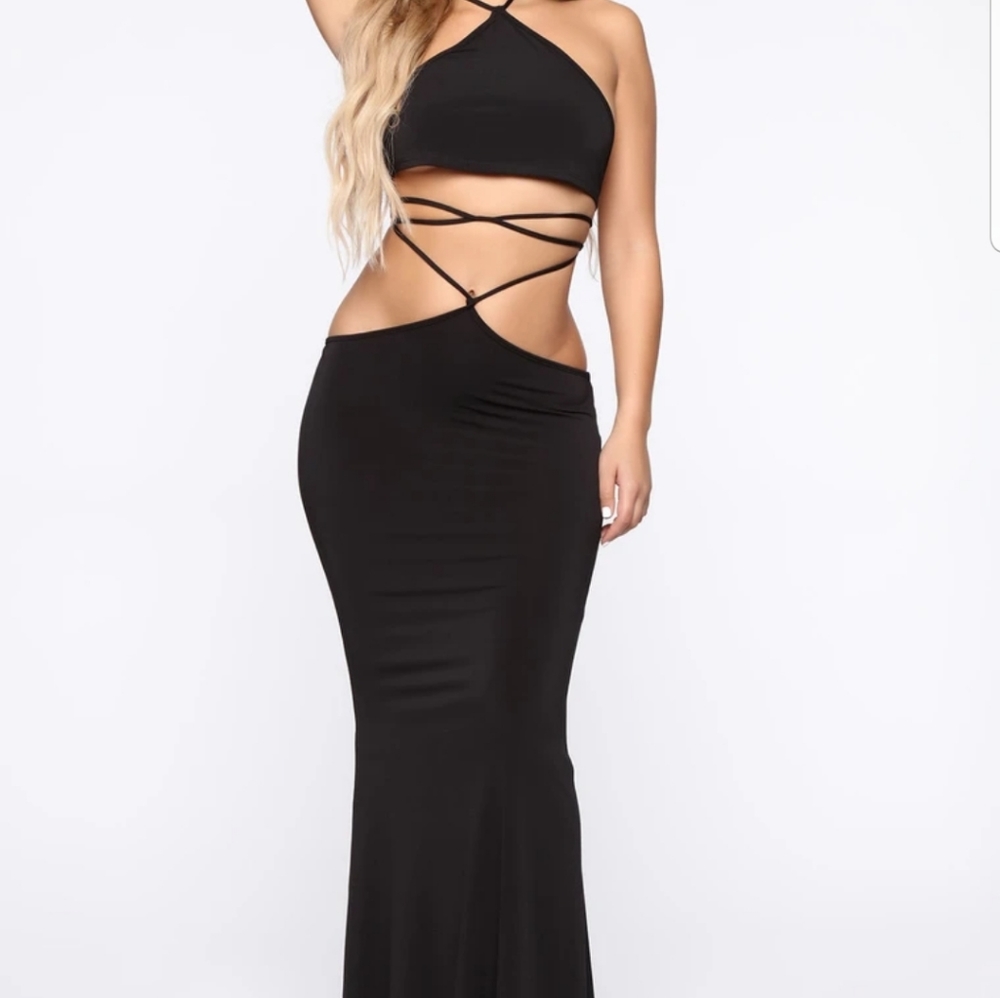 Black strappy sundress from Fadhion Nova